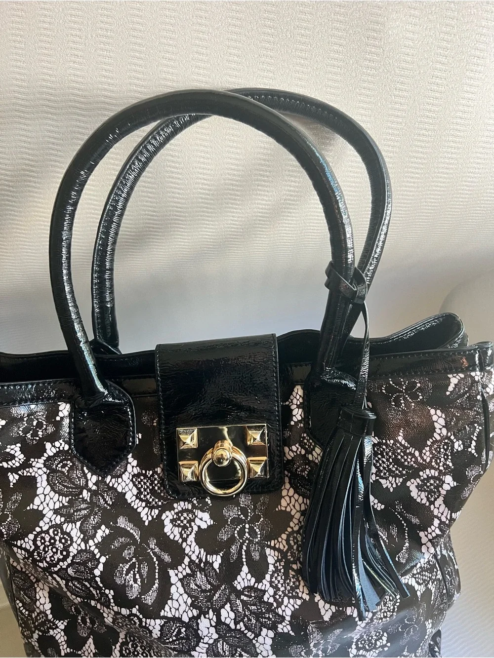 Betsey Johnson Black White Lace Print Tote Bag Gold Lock Tassel Horseshoe Charm
